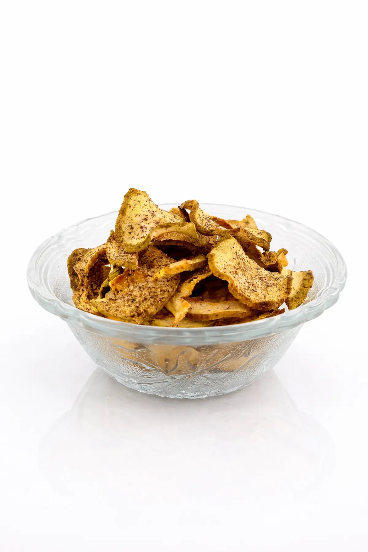 Spicy dried guava slices by Khuskkaar Naturals Pakistan in glass bowl
